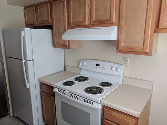2nd image of 3209 W Cypress Dr