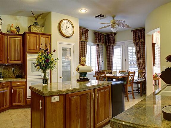 5th image of 5889 Vintage Garden Ct