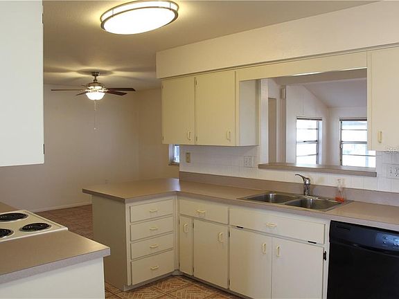 5th image of 1005 Hacienda Dr