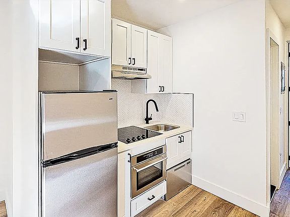 5th image of 2785 Broadway Floor 5