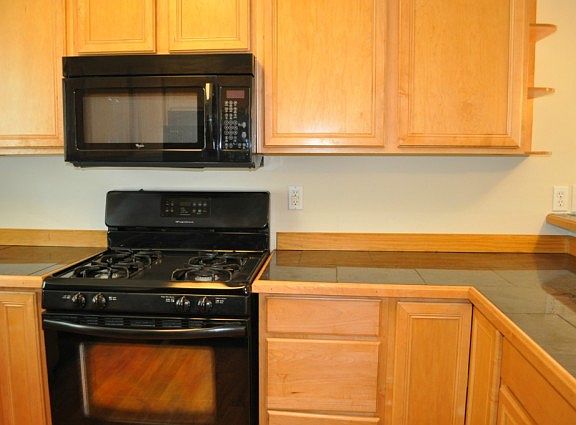 3rd image of 2342 S Cushman Ave