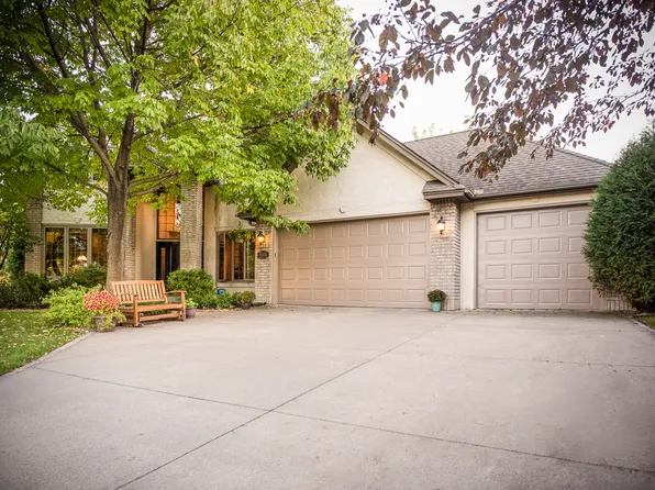 638 Evans Ct, Shoreview, MN 55126
