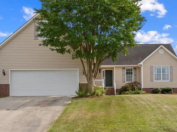 206 Sterling Ridge Dr, Archdale, NC 27263