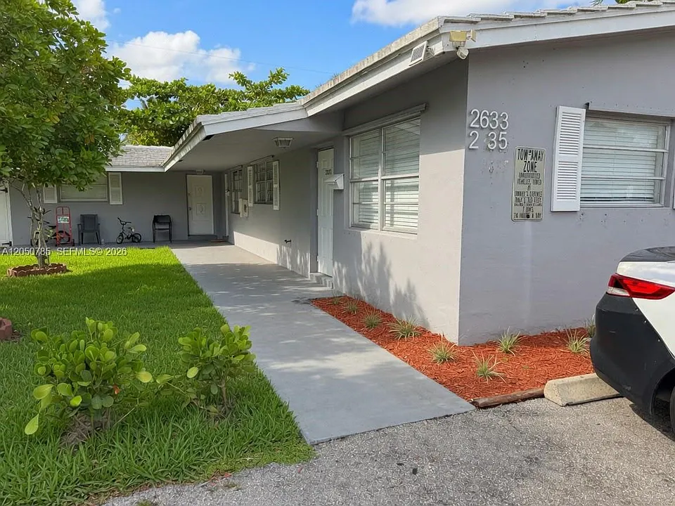 2633 NW 9th Ave #1-2