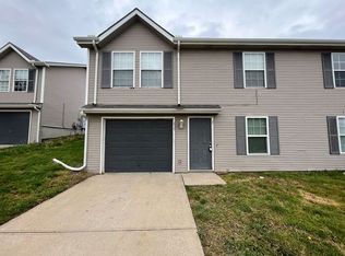 653 N Queen Ridge Ct, Independence, MO 64056