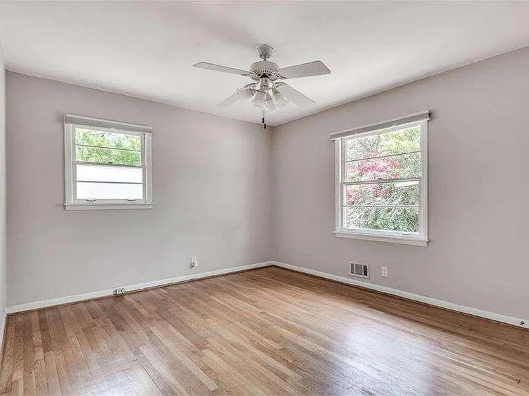 2774 Overlook Dr NE — Photo 16