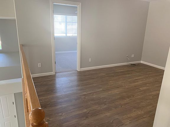 4th image of 445 Squash Creek Ln