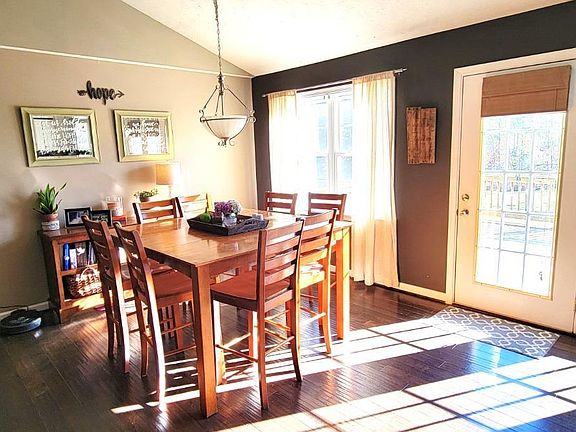 4th image of 207 Shannon Forest Dr