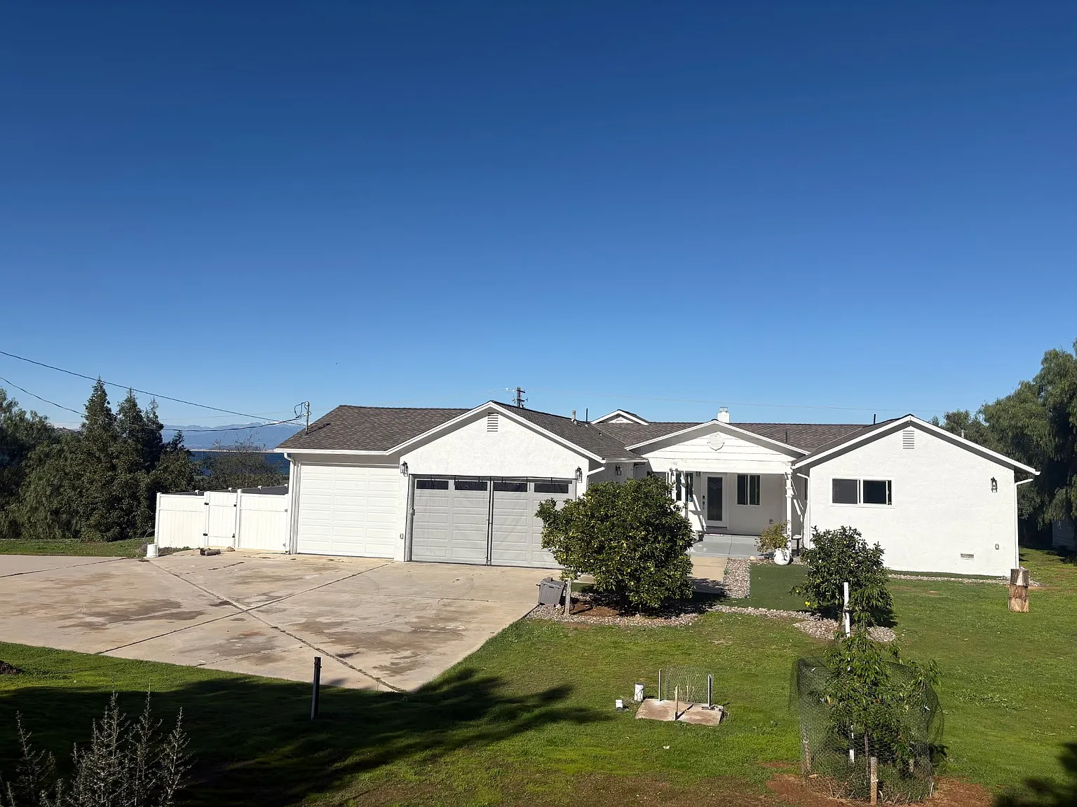 5 bed, 3.5 bath, 2681 sqft, $4,900 — Photo 4