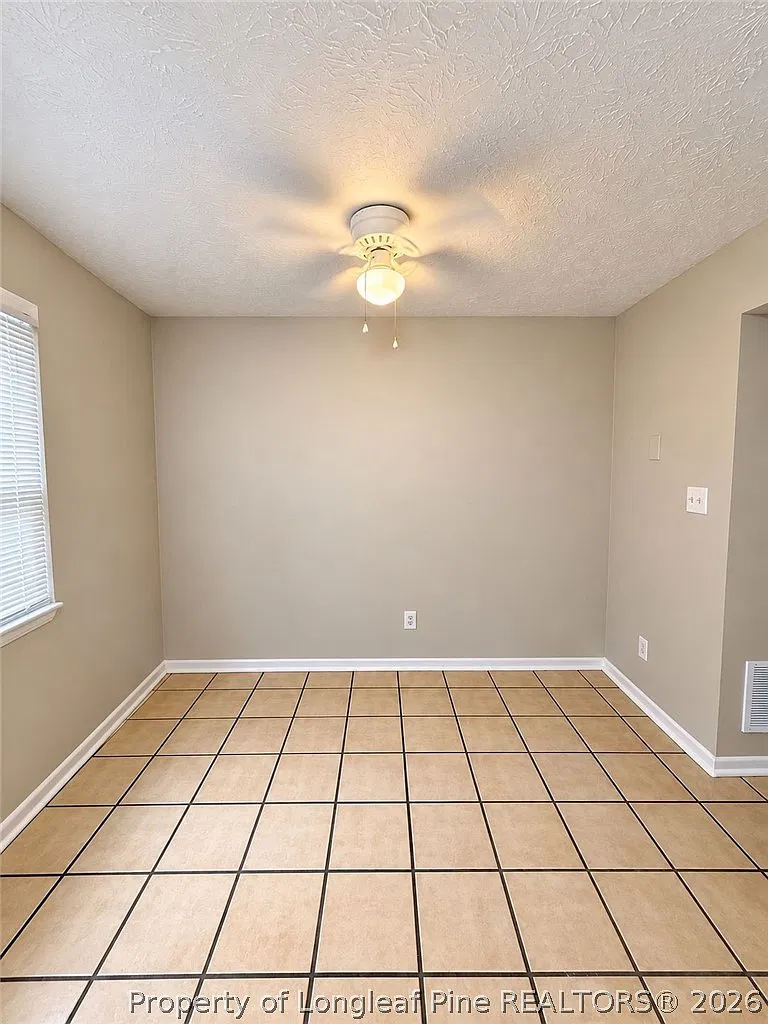 2 bed, 1.5 bath, $925 — Photo 4