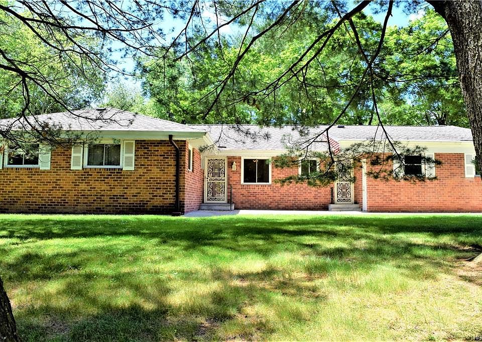 1st image of 36 Willow Dr