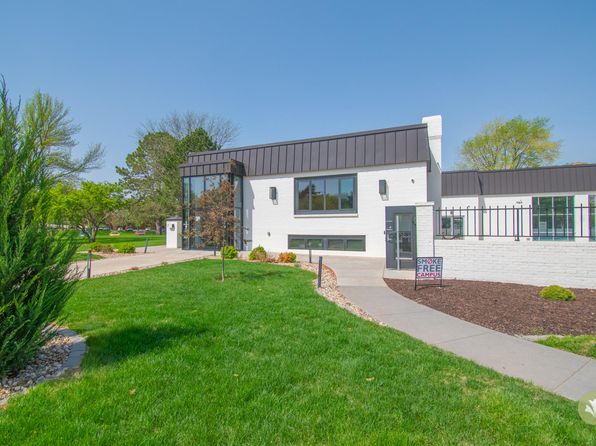 Chateau on Vine | 1025 N 63rd St, Lincoln, NE