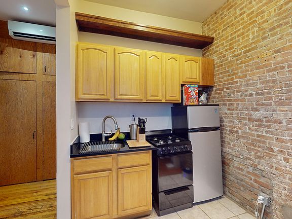 3rd image of 351 W 46th St APT 1S