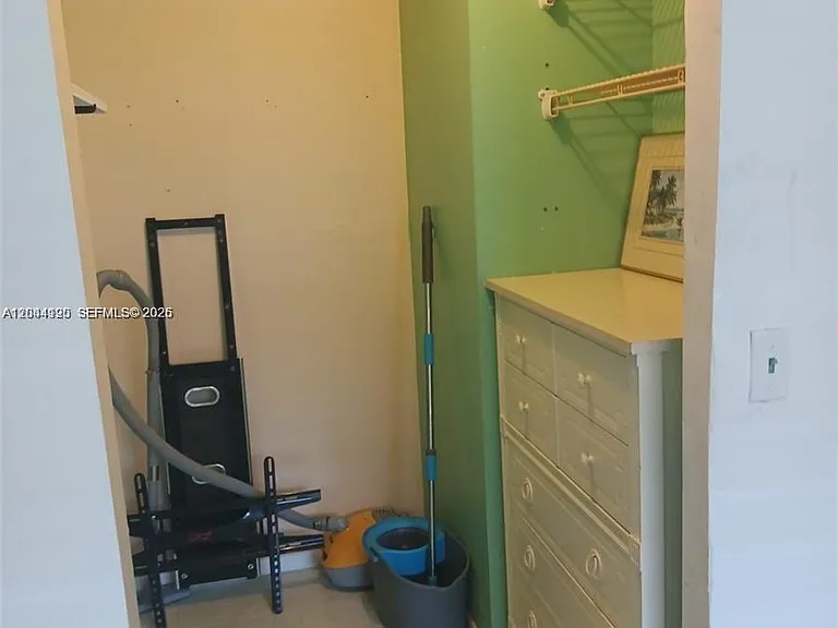 2821 Somerset Dr #312 — Photo 9