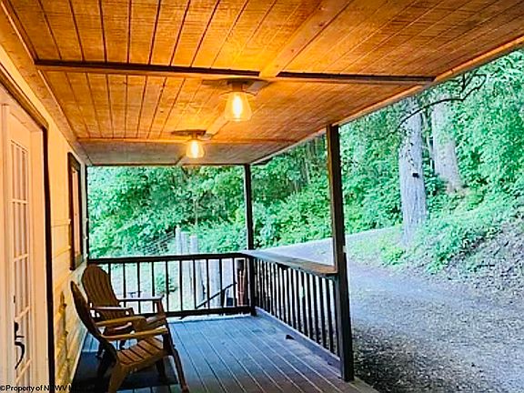 5th image of 72 Haymond Hill Dr