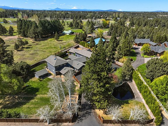 2nd image of 62267 Powell Butte Rd