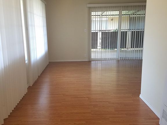 3rd image of 118-120 S Chester Ave #11089605