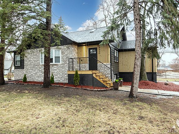 2nd image of 8459 S 85th Ct