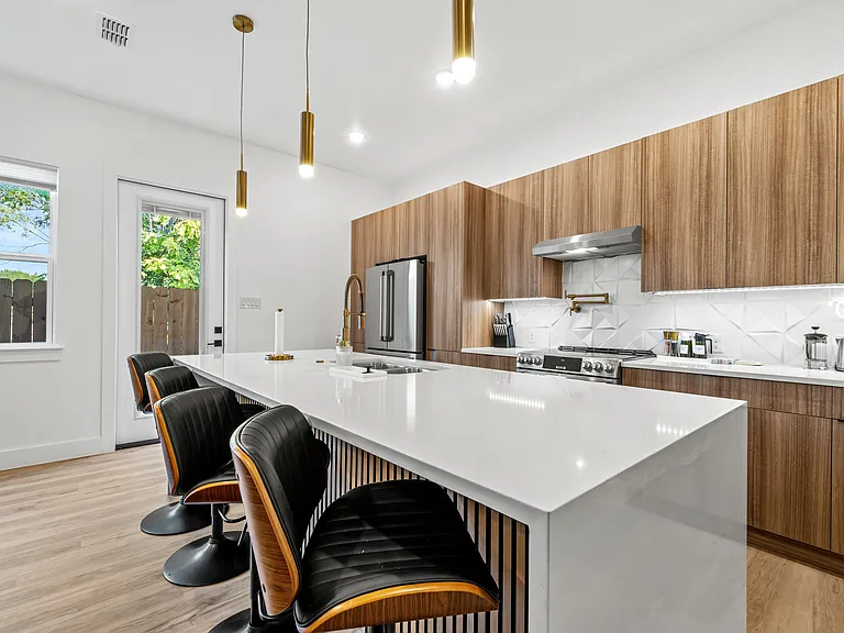 404 Cleaves St — Photo 11