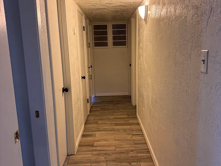 290 E 26th Pl — Photo 10