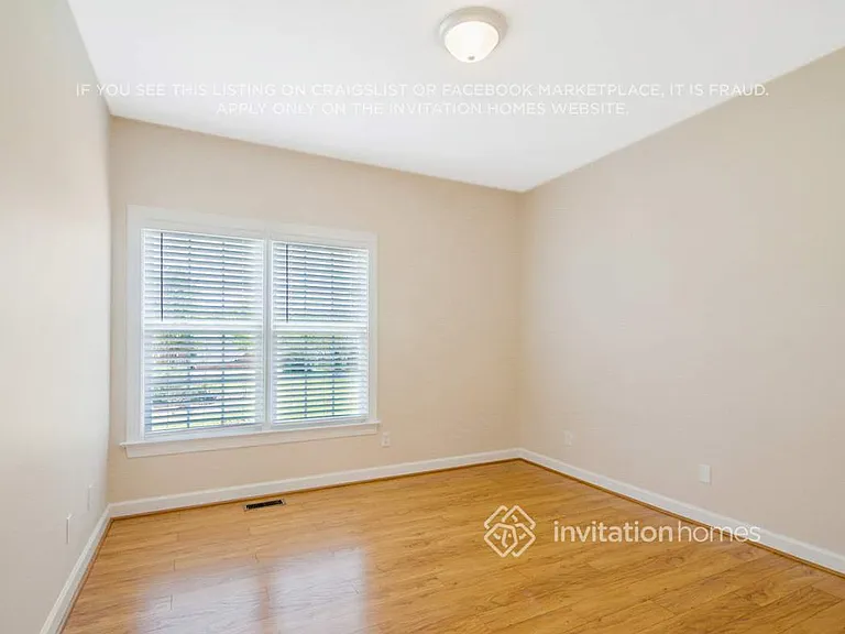 405 Broadmoor Way — Photo 17