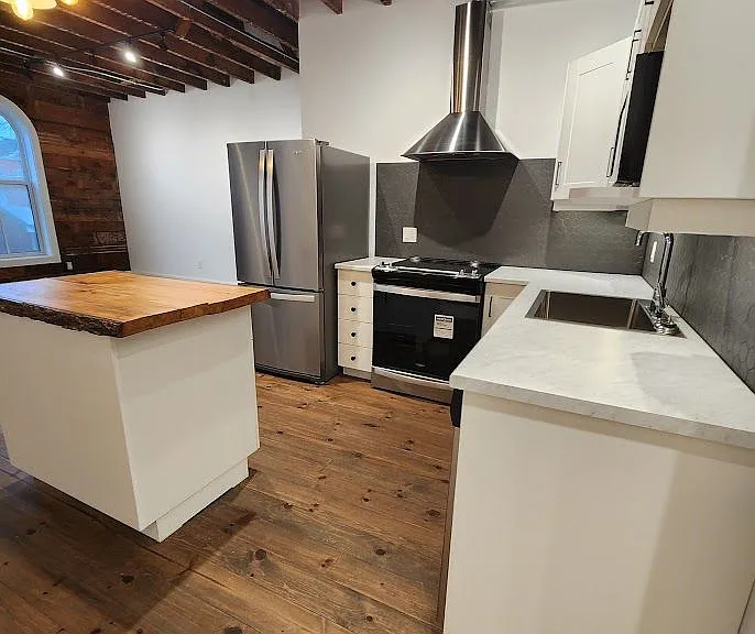 9 Manitoba St #2 — Photo 5