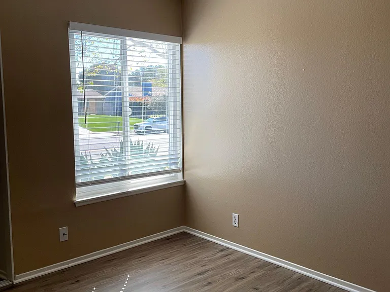7299 Unicorn Cir — Photo 3