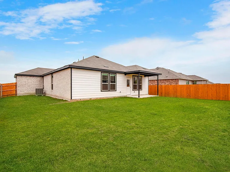 200 Janice Rd — Photo 24