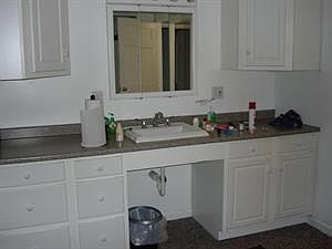 5th image of 18 Crestwood Ct