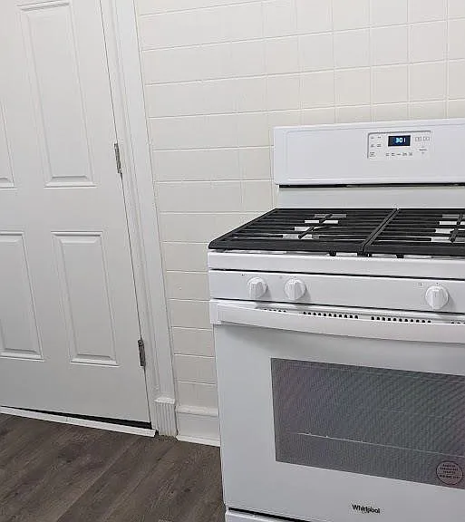 6-10 Maynard St #6 — Photo 3