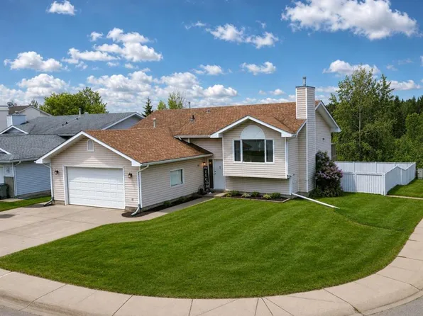 61 Blueberry Dr, Whitecourt, AB T7S 1R4