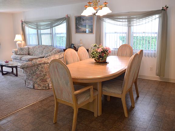5th image of 346 NE Jade Cir