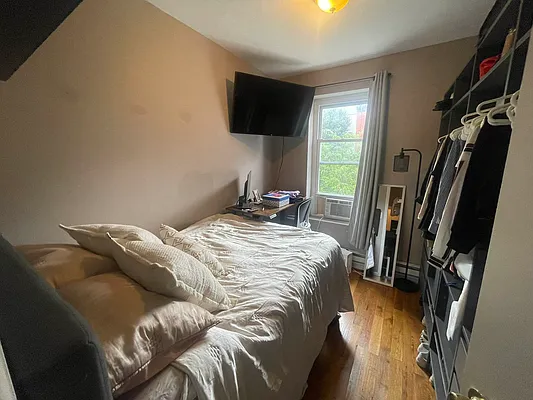 Rented by Delmark Realty LLC | media 29