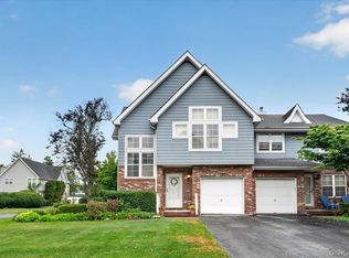41-43 Broadlawn Dr, Central Islip, NY 11722