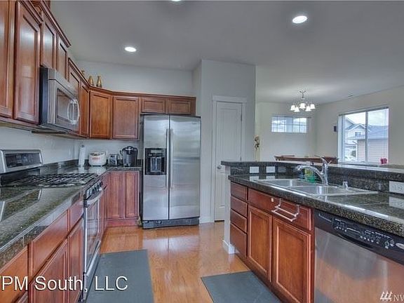 4th image of 1325 52nd St NE #1201