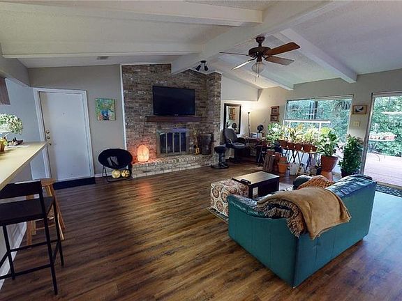 2nd image of 616 Larue Dr
