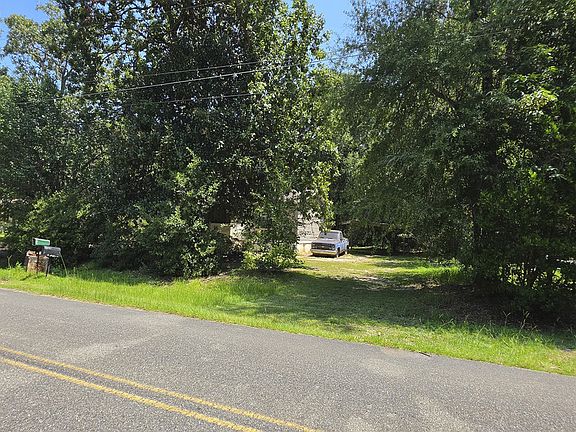 3rd image of 310 Holly Cir