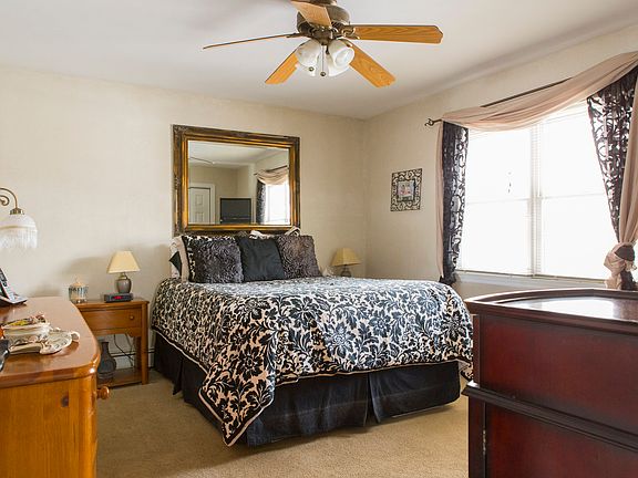 4th image of 16 Hare Ln