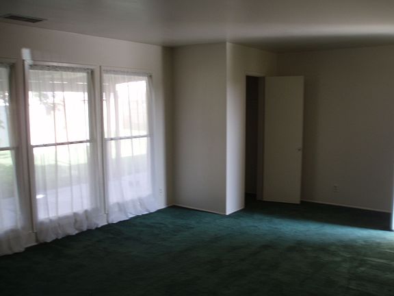 3rd image of 10798 Claremont Ave