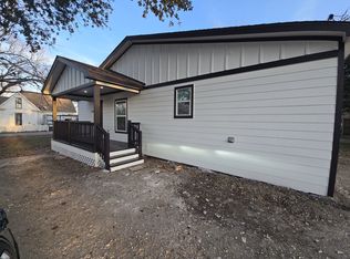 1322 E Marvin Ave, Waxahachie, TX 75165