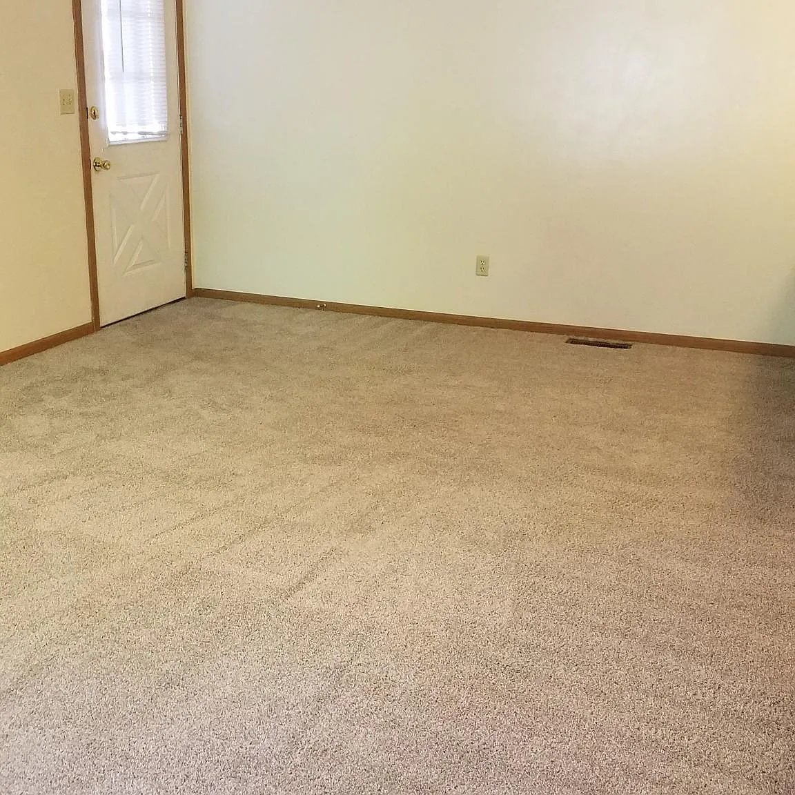 2 bed, 100 sqft, $600 — Photo 4