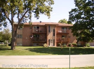 323 E Harrison St APT 2, Belvidere, IL 61008