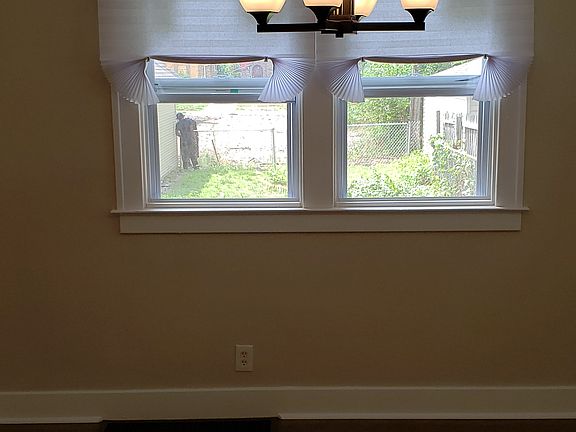 4th image of 16163 Cherrylawn St