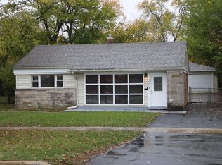 213 Sauk Trl, Park Forest, IL