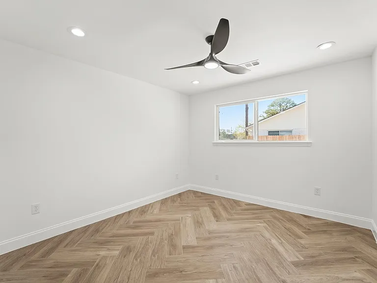 10722 Lynbrook Dr — Photo 15