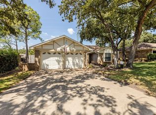 3329 Derby Cir, Bedford, TX 76021