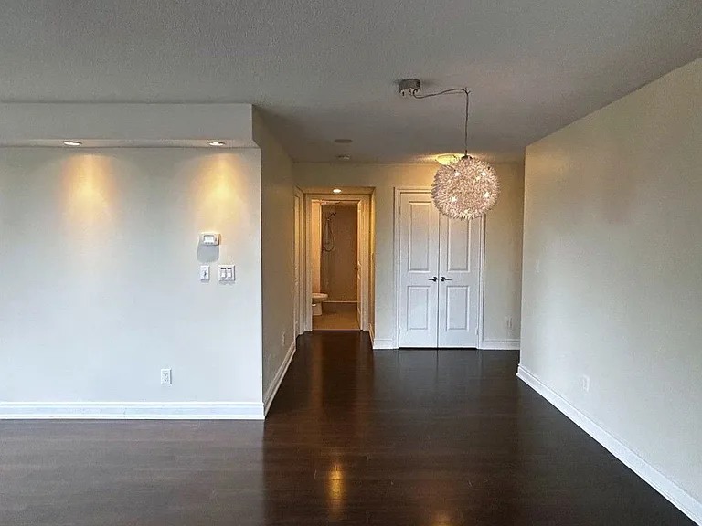 233 S Park Rd #611 — Photo 23