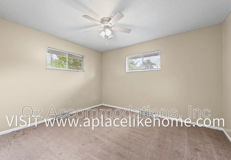 5807 Goddard St — Photo 8