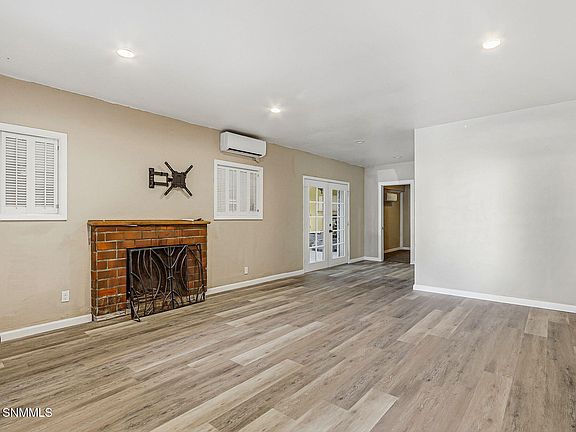 5th image of 439 N Alameda Blvd