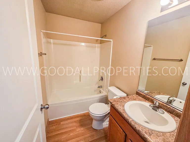 1116 Redstone Ln — Photo 10